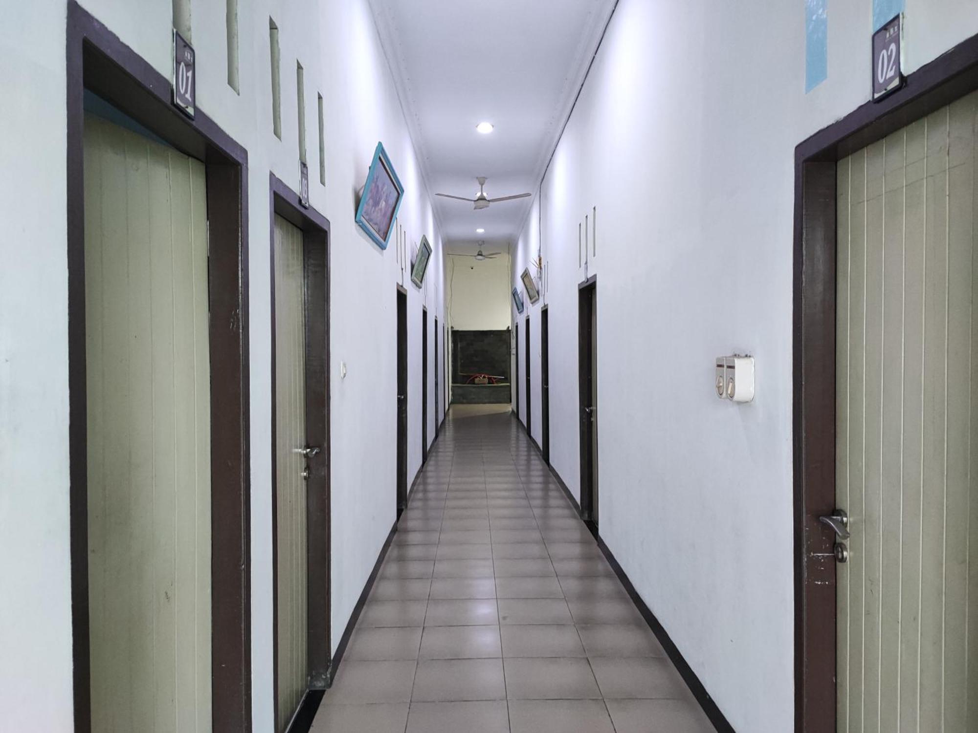 Reddoorz Syariah Near Universitas Batanghari Jambi Exterior foto