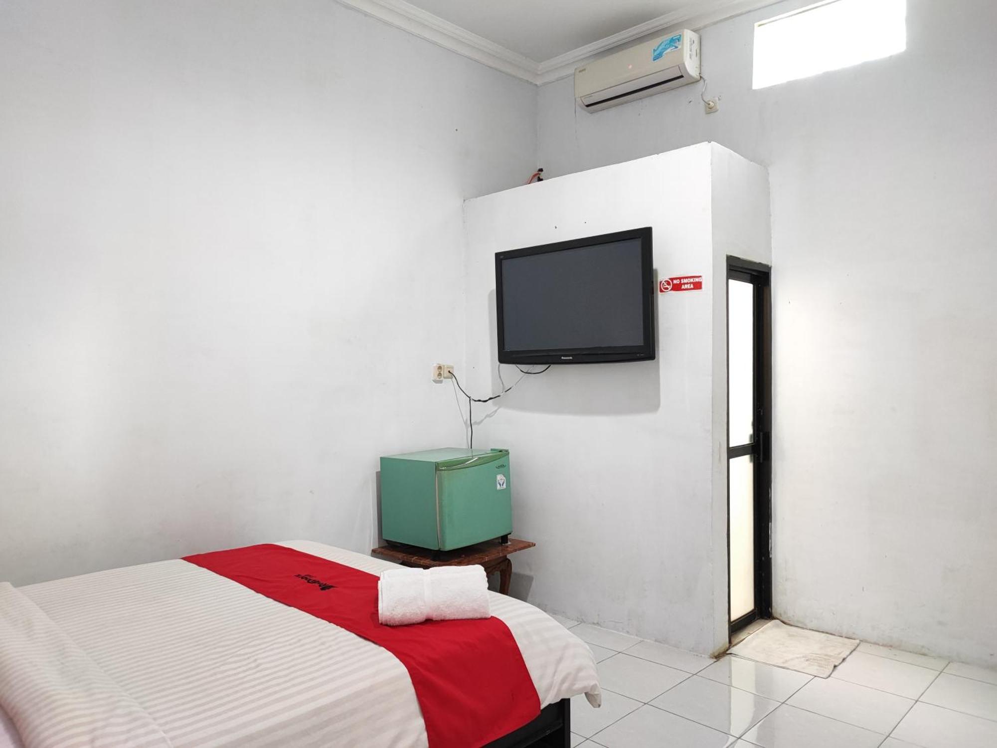 Reddoorz Syariah Near Universitas Batanghari Jambi Exterior foto