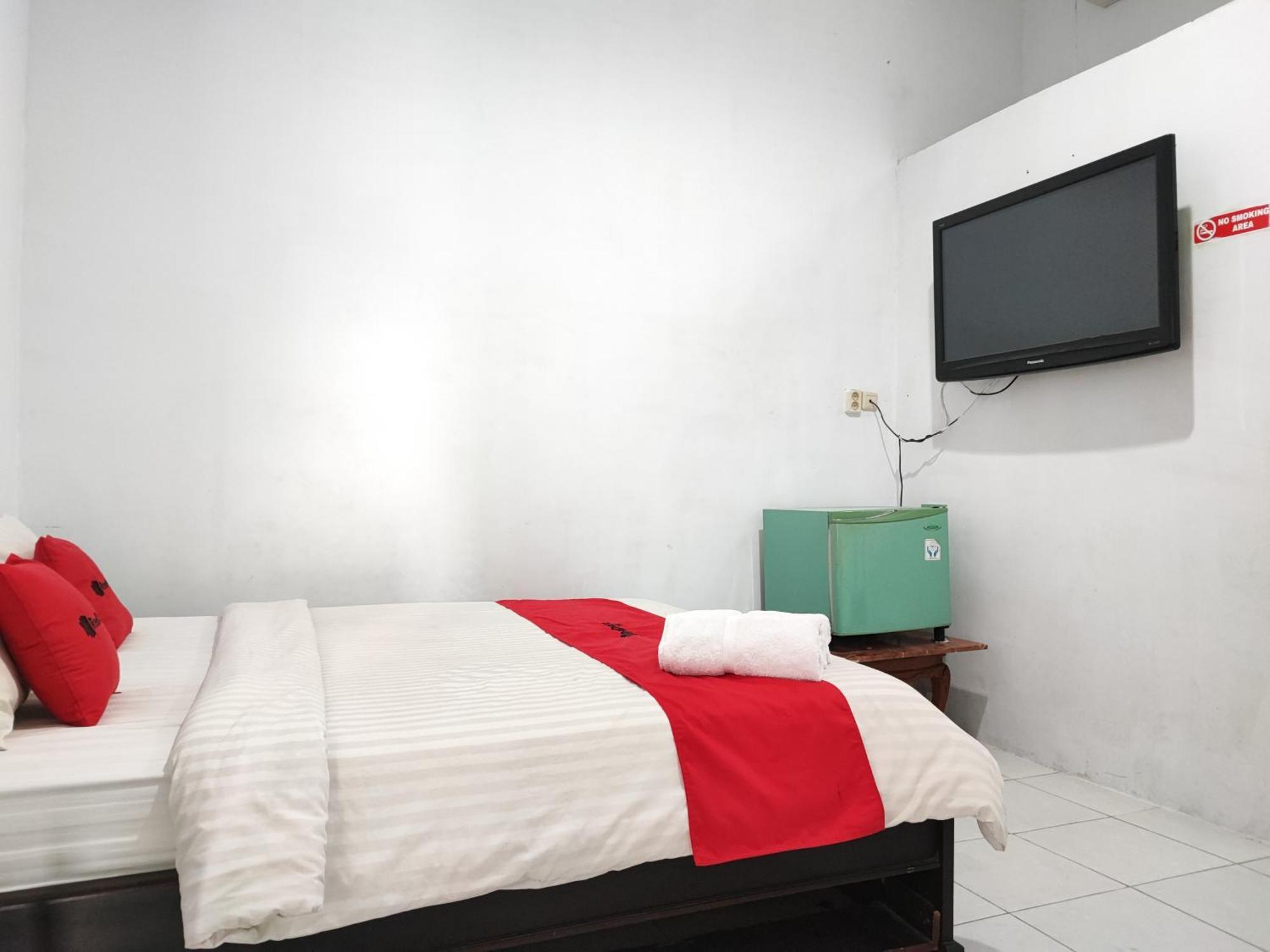 Reddoorz Syariah Near Universitas Batanghari Jambi Exterior foto