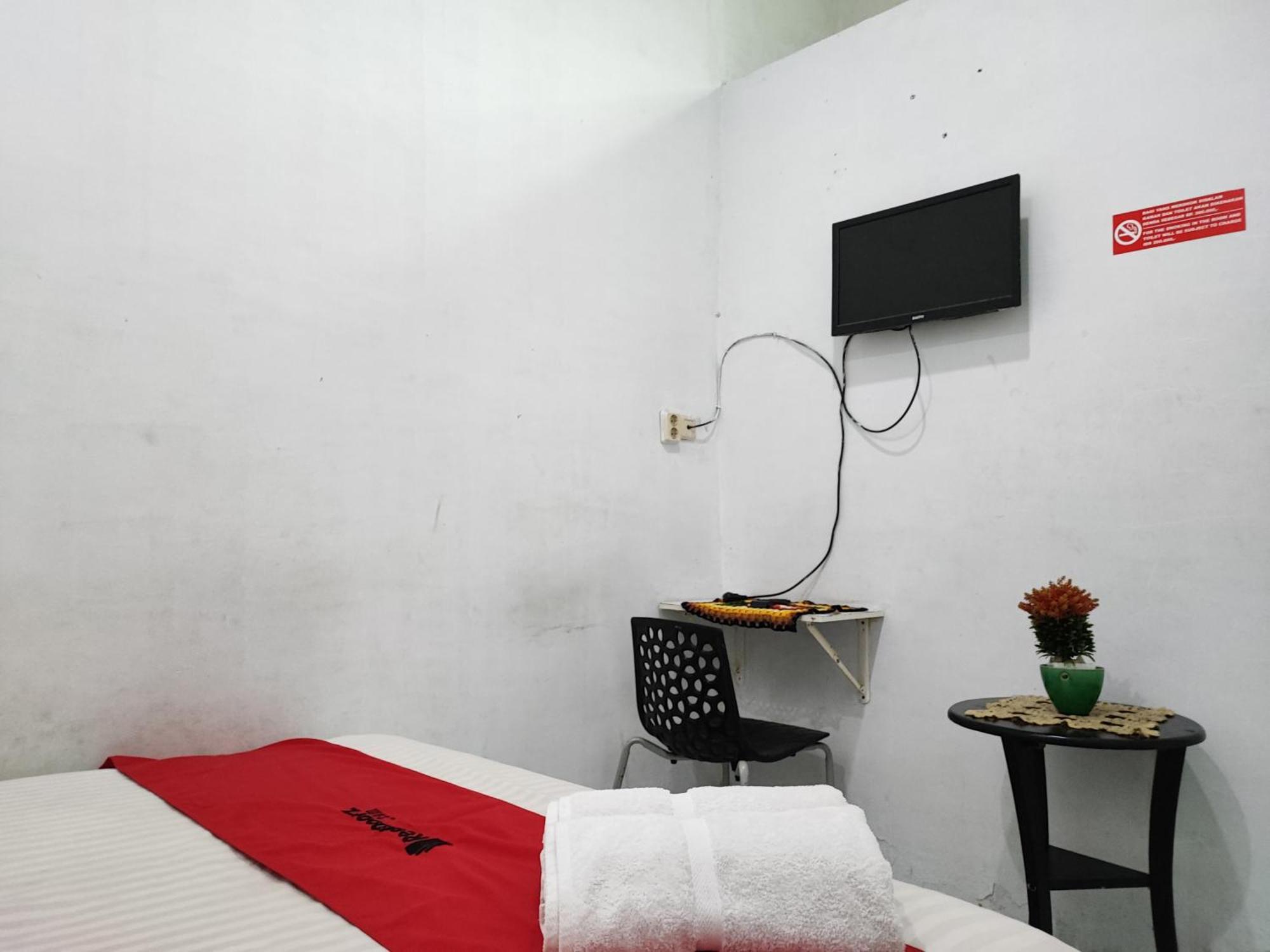 Reddoorz Syariah Near Universitas Batanghari Jambi Exterior foto